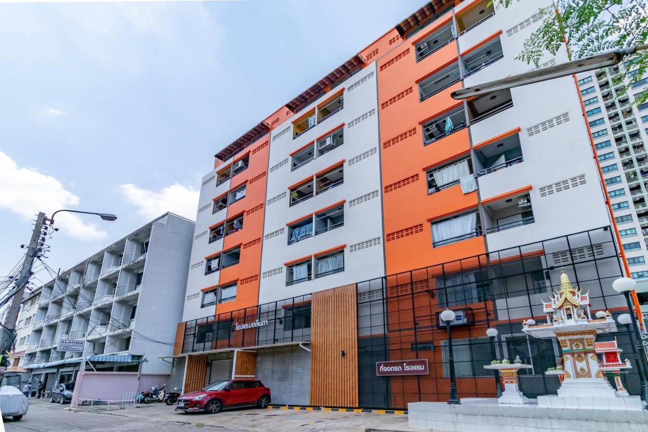 Alanda Hotel & Apartment Banguecoque Exterior foto